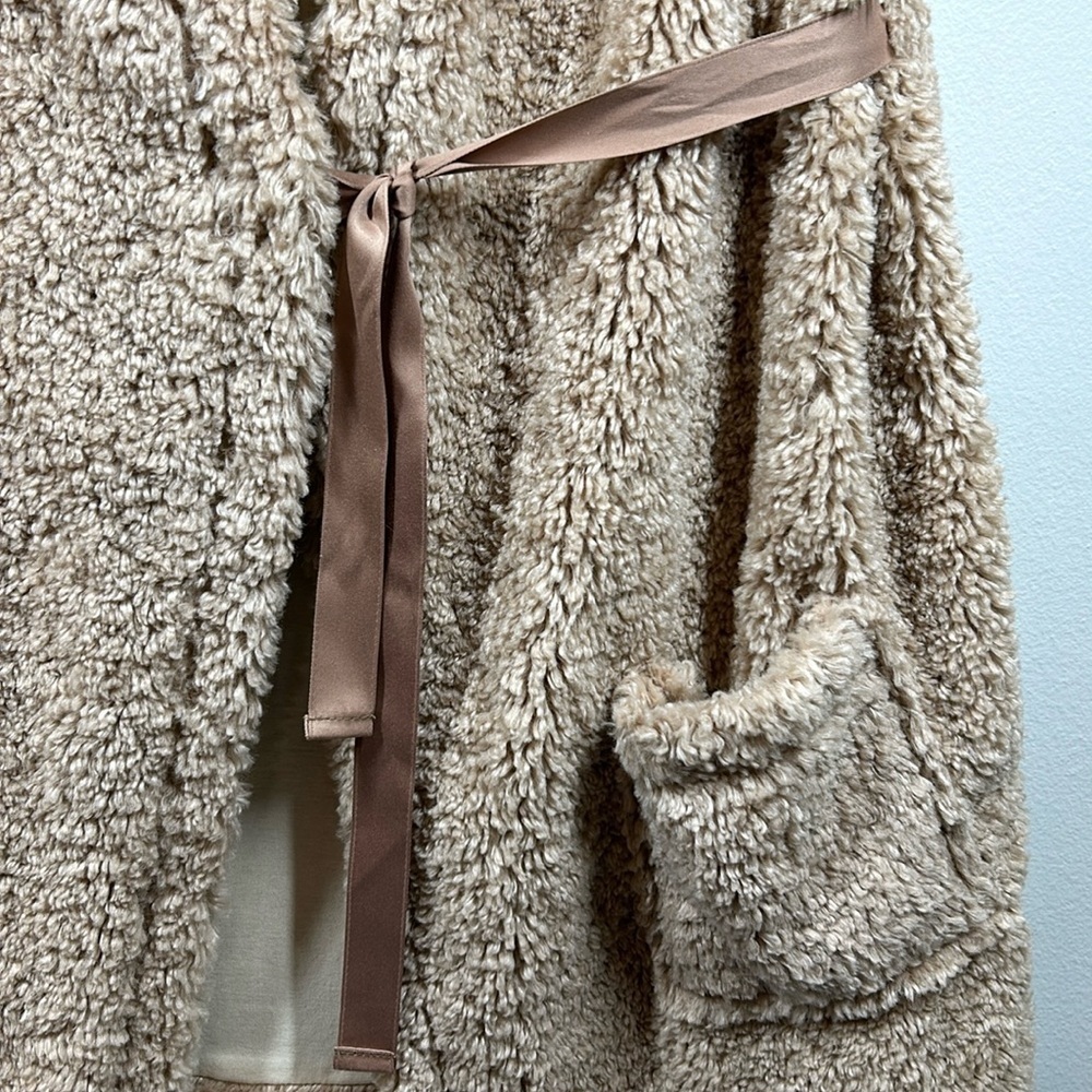 Madison 88‎ Faux Fur Fluffy Vest with ribbon tie Pockets Fuzzy Cozy - Picture 8 of 11